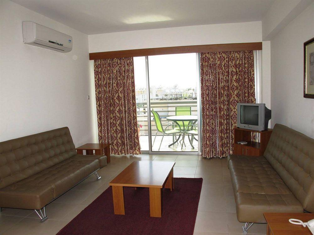 Eleonora Hotel Apartments Lárnaca Exterior foto