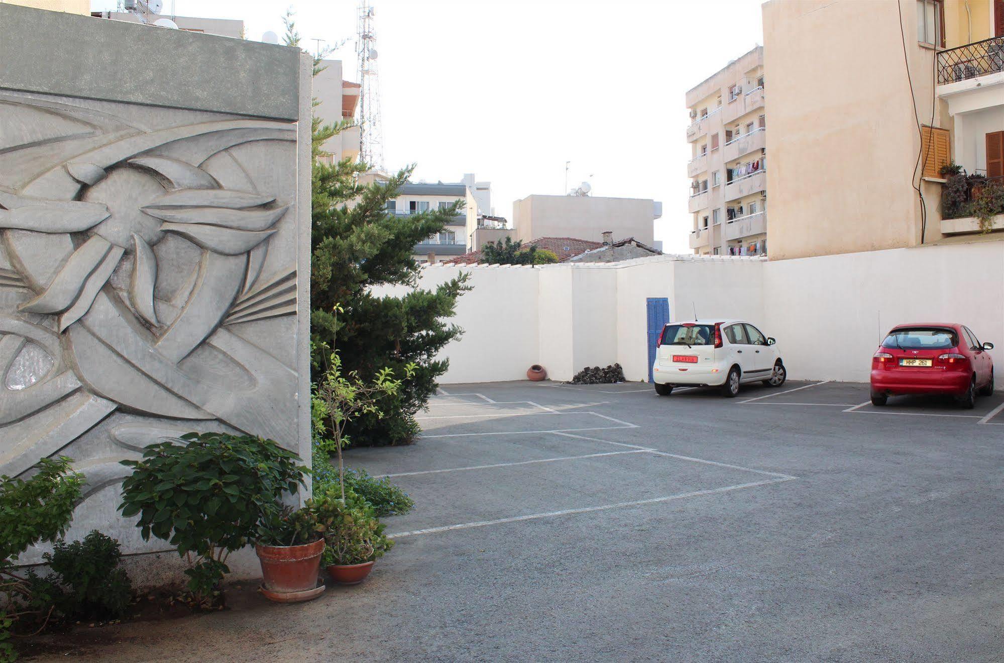 Eleonora Hotel Apartments Lárnaca Exterior foto